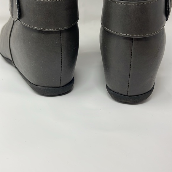 Aldo Borquez  Waterproof Boot w hidden wedge US 9 - Picture 5 of 10